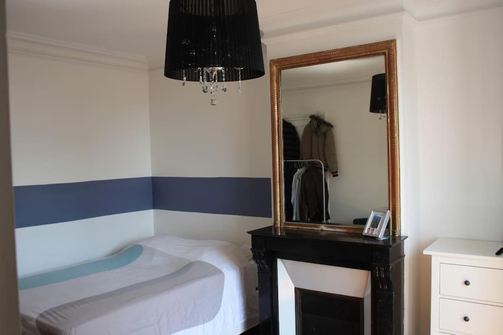 Eiffel Tower View - Republique 4 People 2 Bedrooms Parijs
