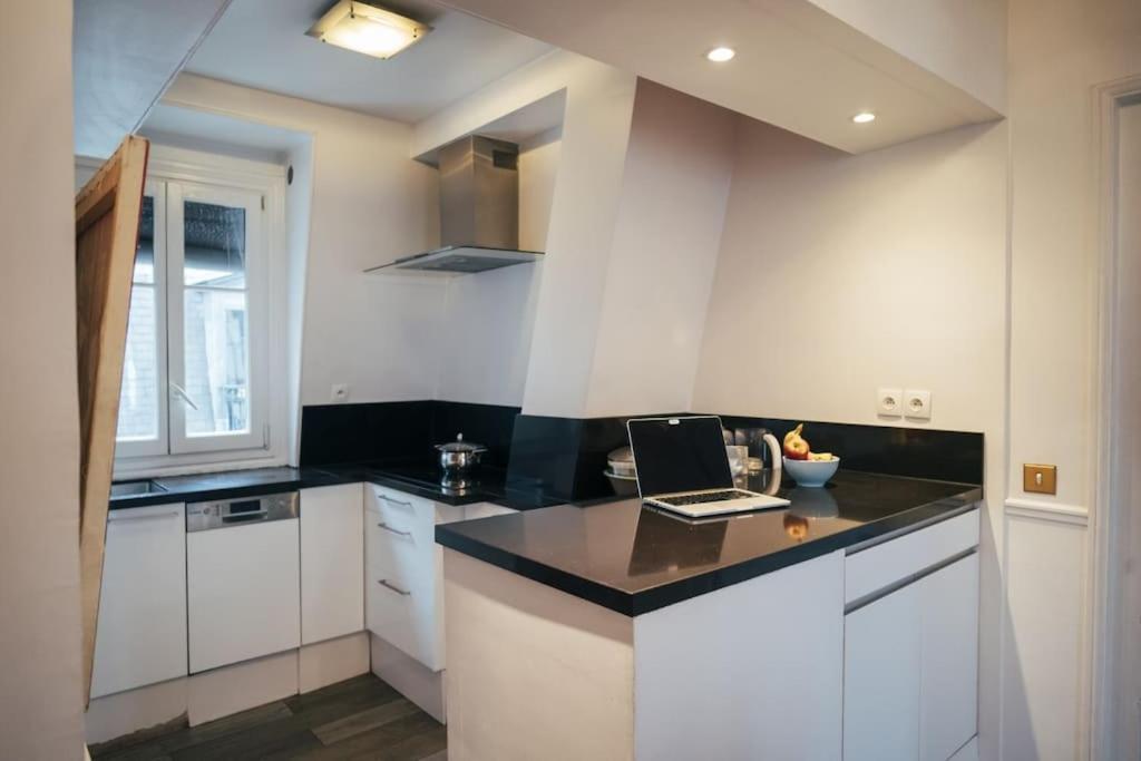 Eiffel Tower View - Republique 4 People 2 Bedrooms Appartement Parijs