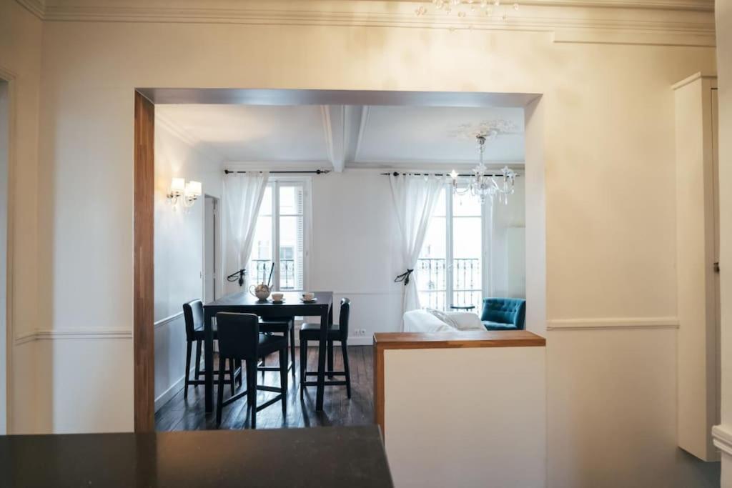 Appartement Eiffel Tower View - Republique 4 People 2 Bedrooms Parijs